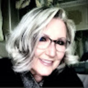 Meet your Posher, Debbie